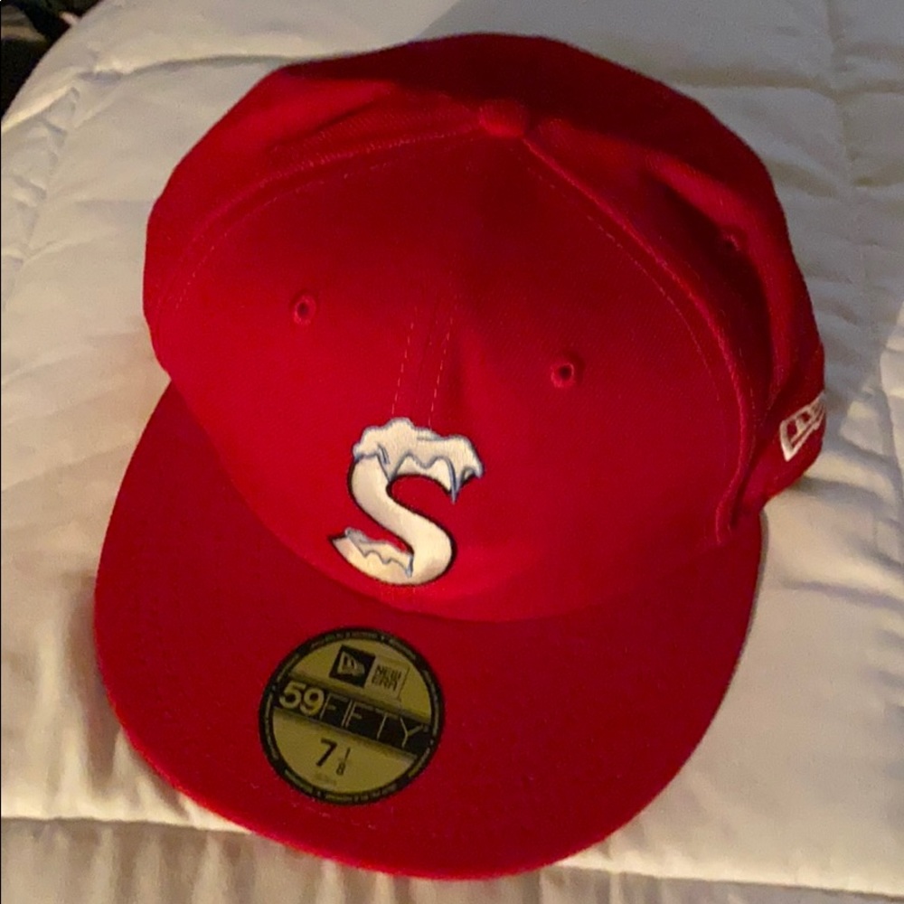Supreme S fitted hat